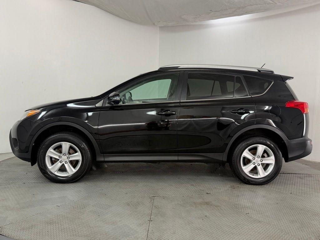 Toyota RAV4 AWD 4dr XLE (Natl) 2013