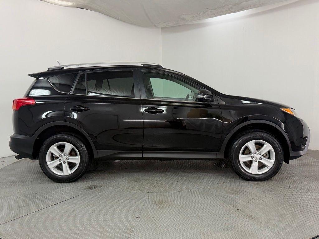 Toyota RAV4 AWD 4dr XLE (Natl) 2013