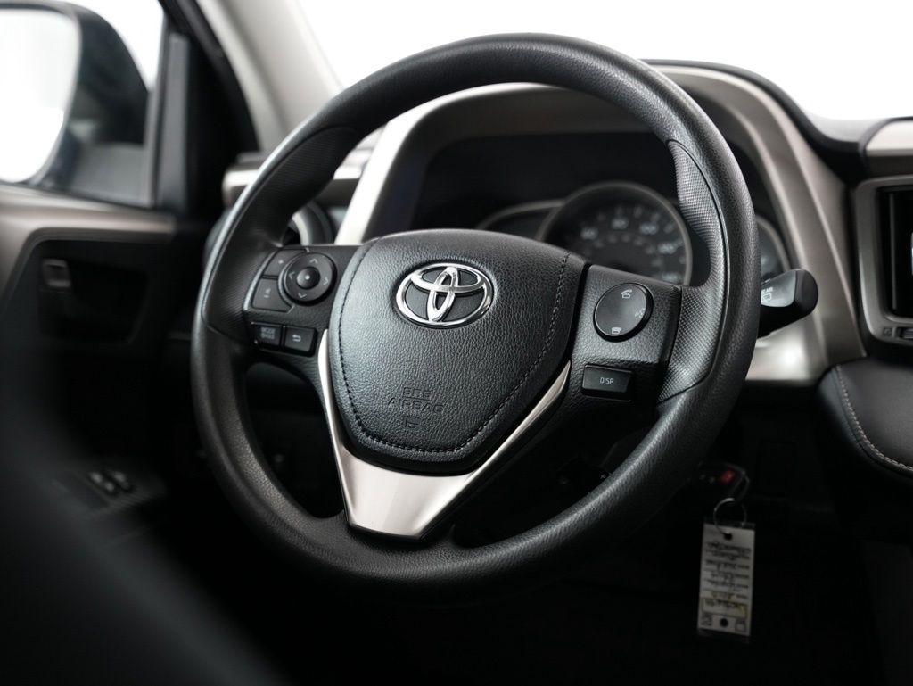 Toyota RAV4 AWD 4dr XLE (Natl) 2013