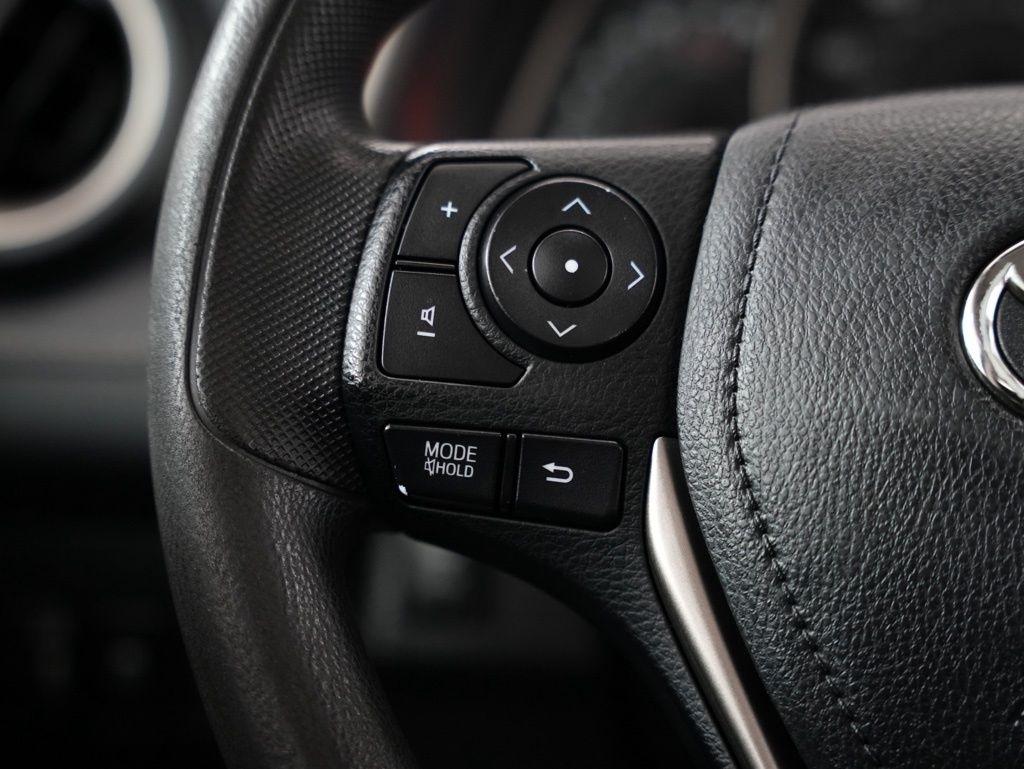 Toyota RAV4 AWD 4dr XLE (Natl) 2013