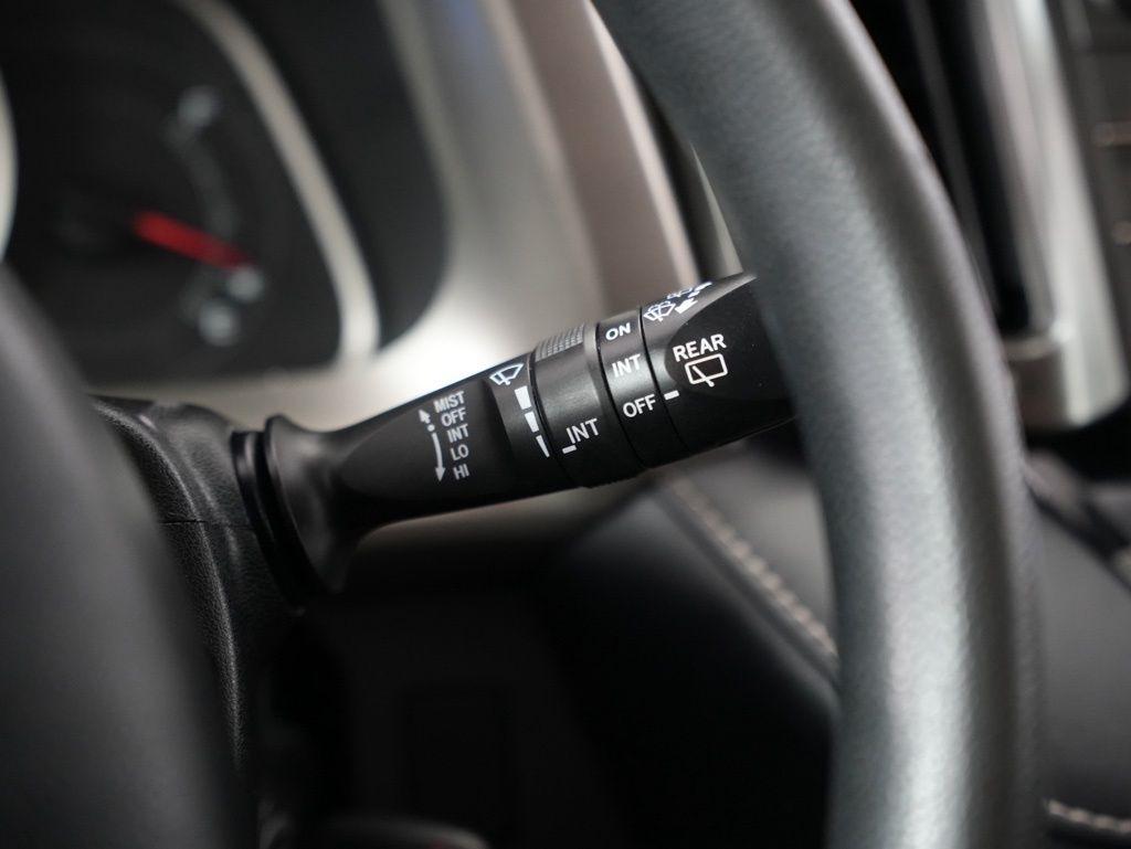 Toyota RAV4 AWD 4dr XLE (Natl) 2013