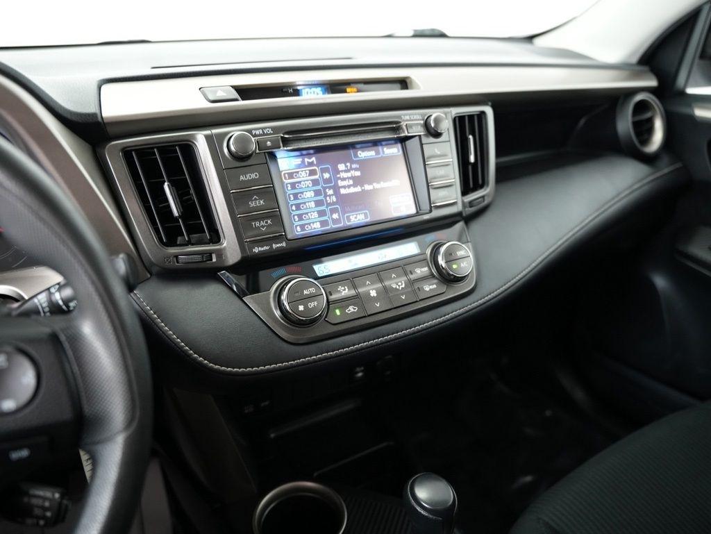 Toyota RAV4 AWD 4dr XLE (Natl) 2013
