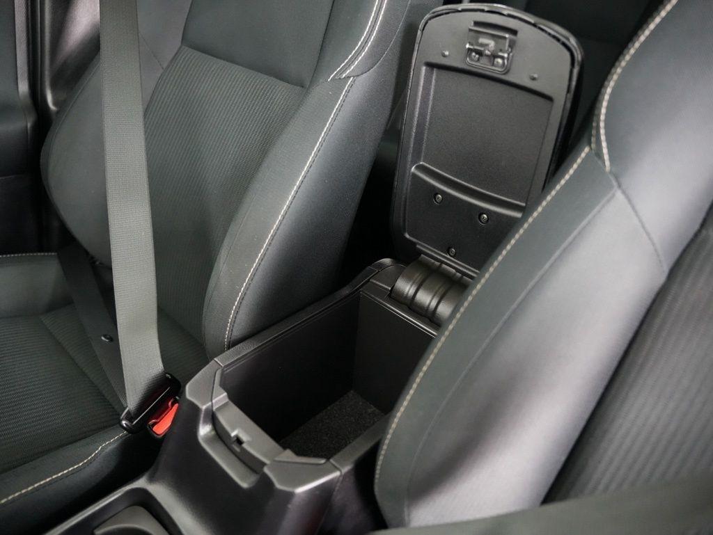 Toyota RAV4 AWD 4dr XLE (Natl) 2013