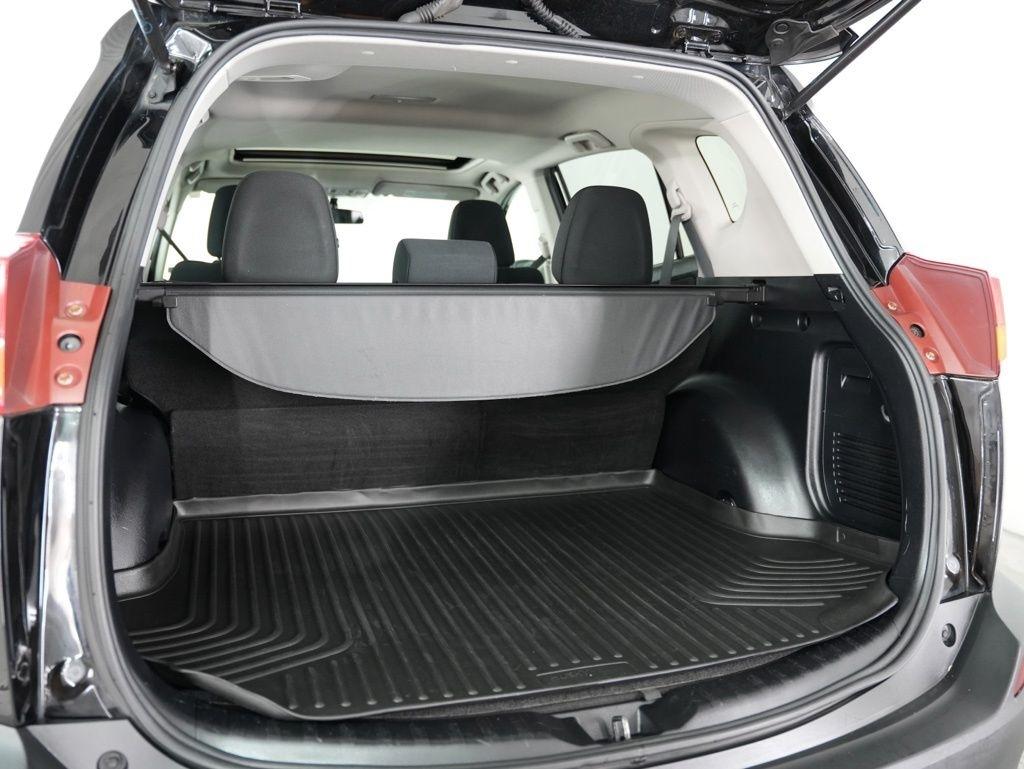 Toyota RAV4 AWD 4dr XLE (Natl) 2013