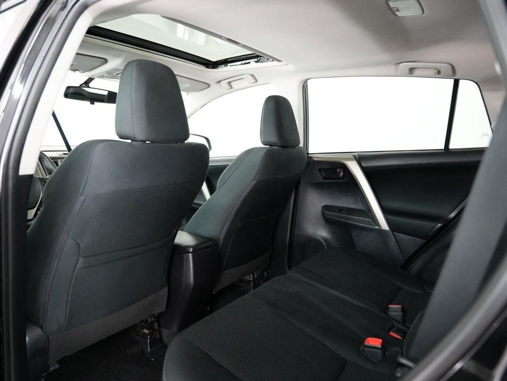 Toyota RAV4 AWD 4dr XLE (Natl) 2013