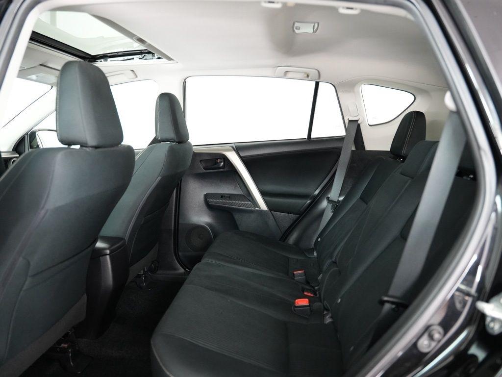 Toyota RAV4 AWD 4dr XLE (Natl) 2013