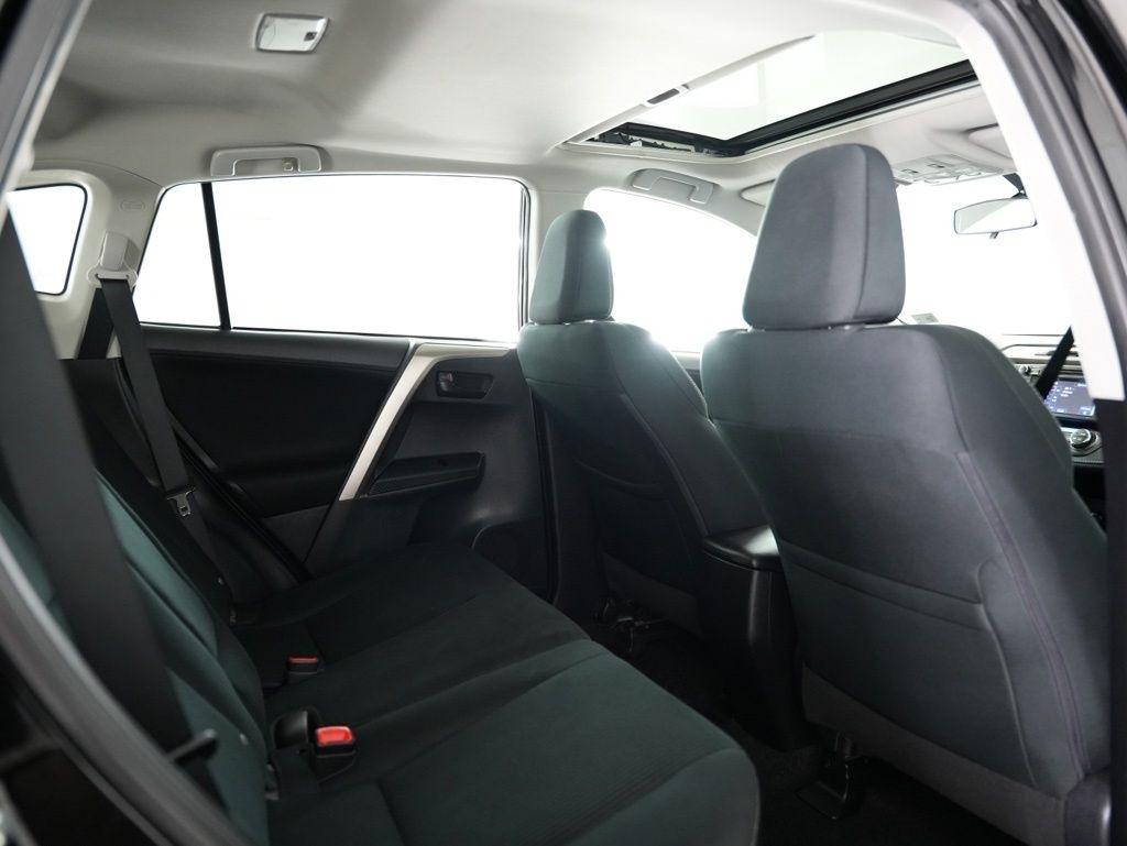 Toyota RAV4 AWD 4dr XLE (Natl) 2013