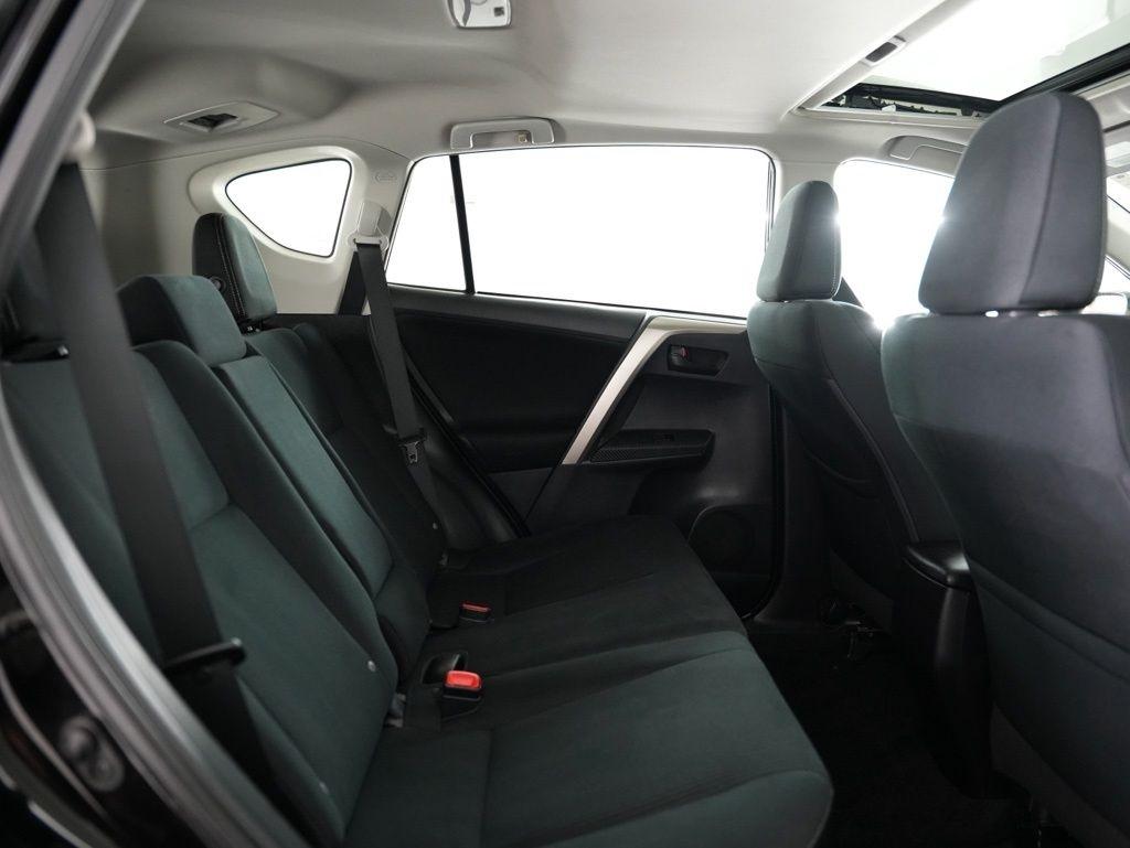 Toyota RAV4 AWD 4dr XLE (Natl) 2013
