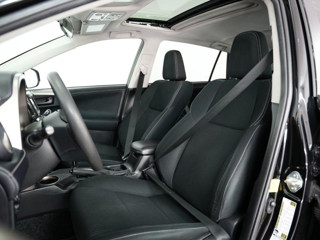 Toyota RAV4 AWD 4dr XLE (Natl) 2013