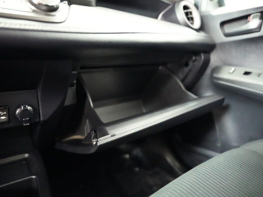 Toyota RAV4 AWD 4dr XLE (Natl) 2013