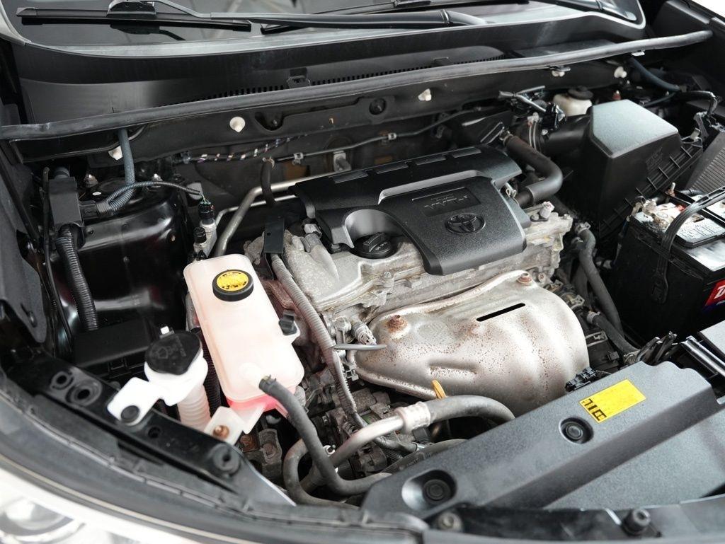 Toyota RAV4 AWD 4dr XLE (Natl) 2013