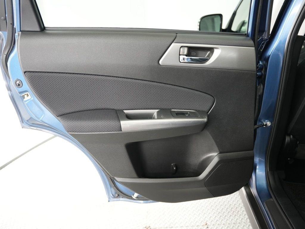 Subaru Forester 4dr Auto 2.5X Premium 2012