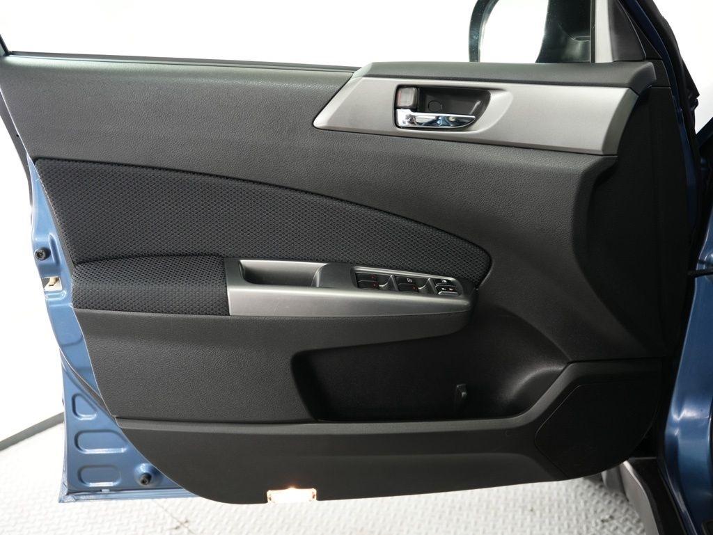 Subaru Forester 4dr Auto 2.5X Premium 2012