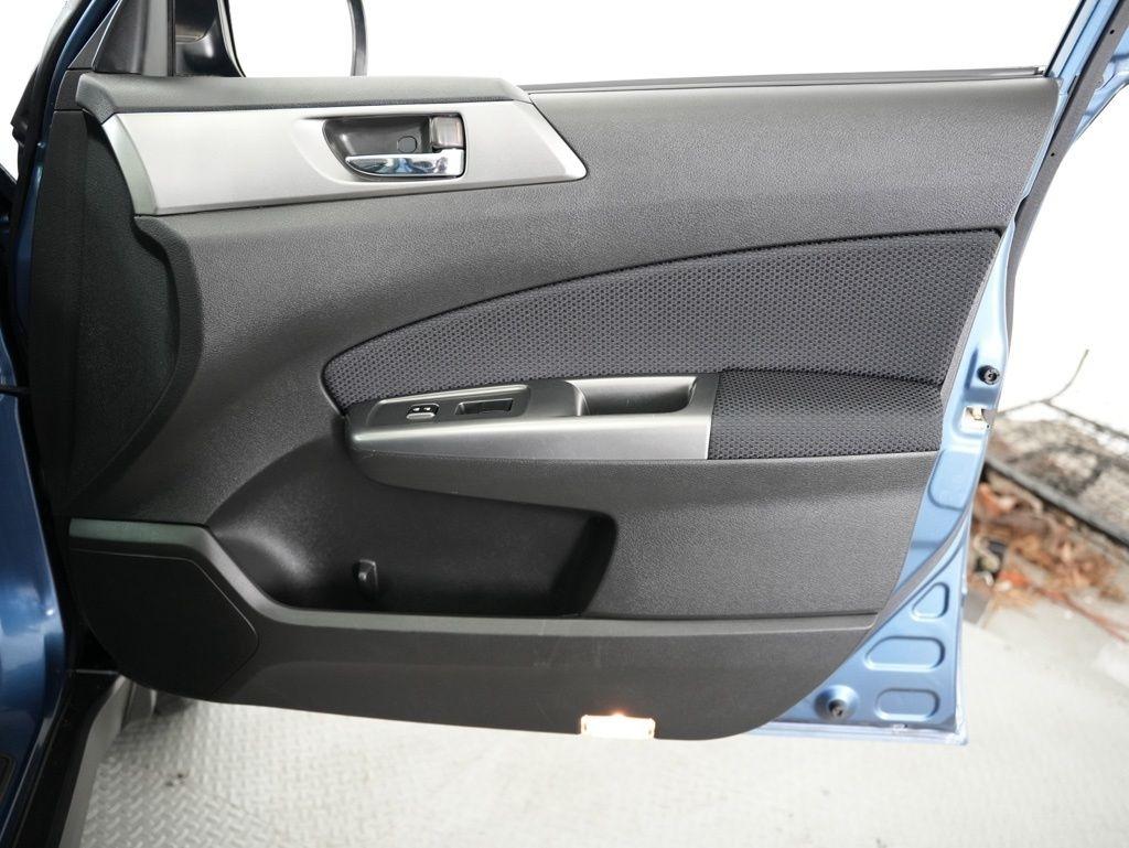 Subaru Forester 4dr Auto 2.5X Premium 2012