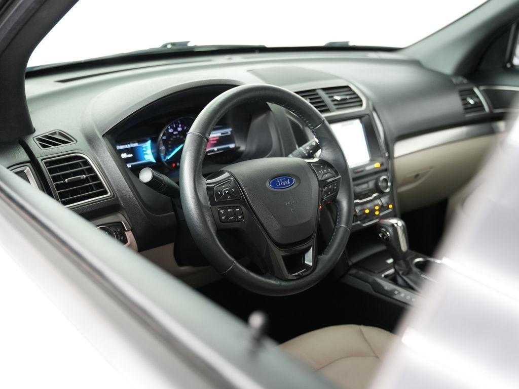 Ford Explorer XLT 4WD 2018