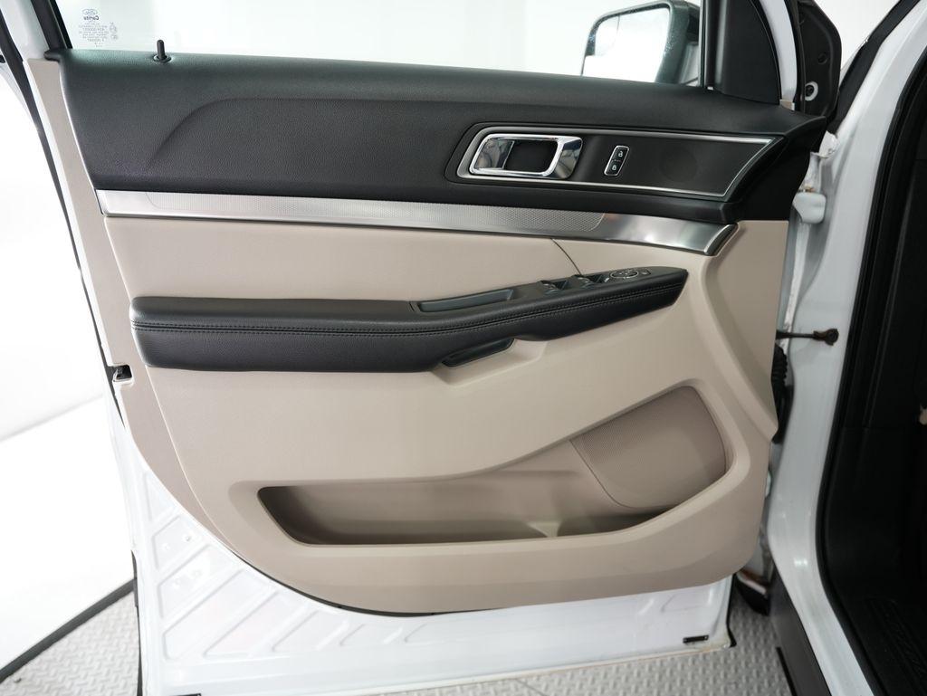 Ford Explorer XLT 4WD 2018