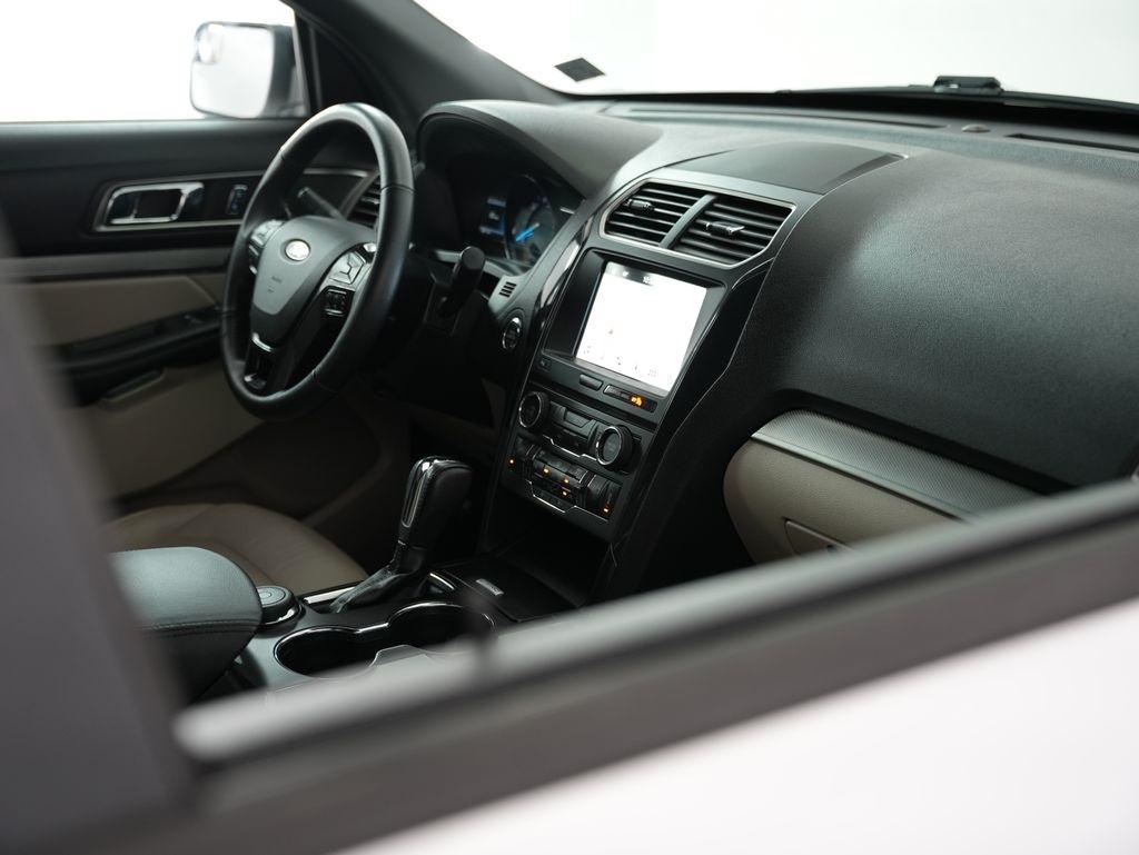 Ford Explorer XLT 4WD 2018