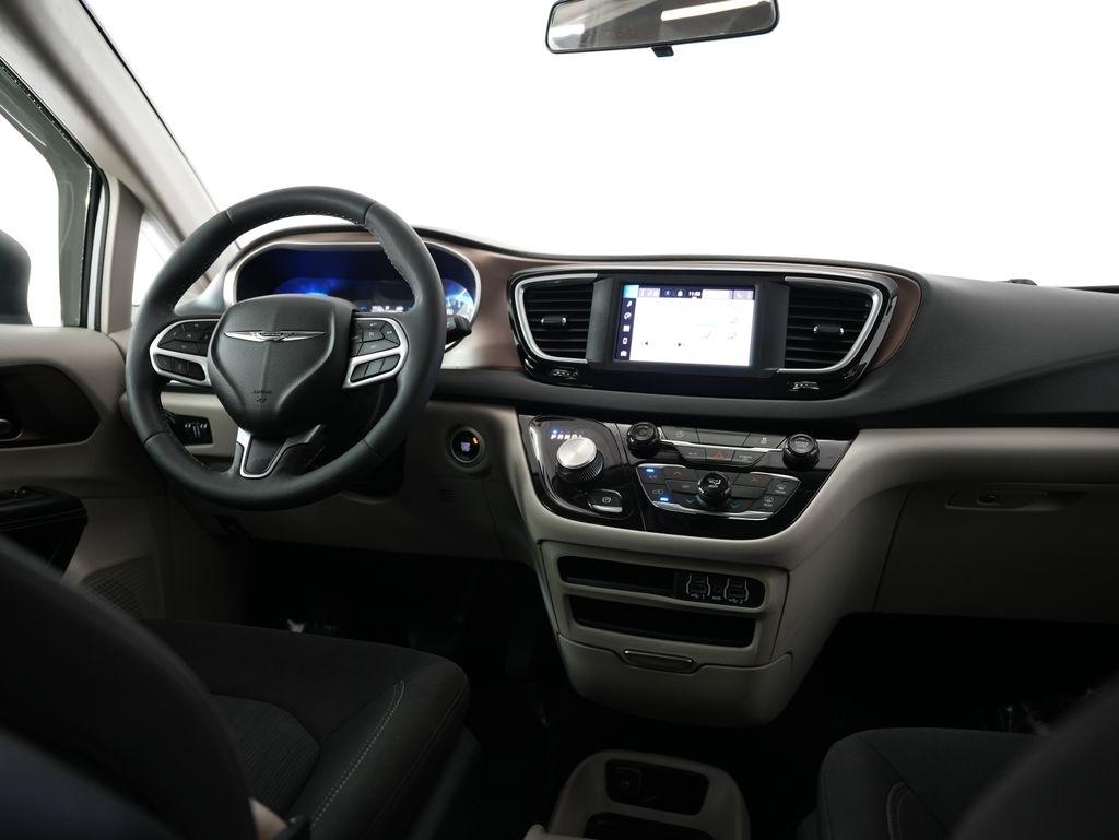 Chrysler Voyager LX FWD 2022