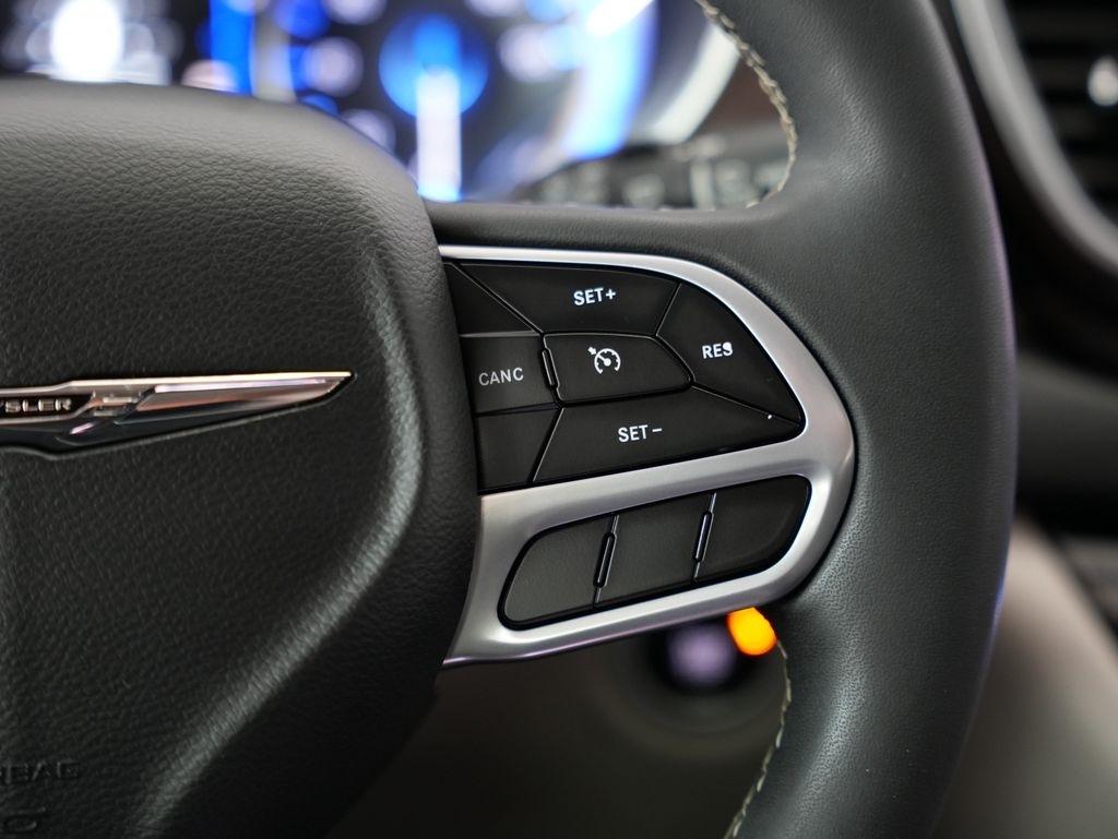 Chrysler Voyager LX FWD 2022