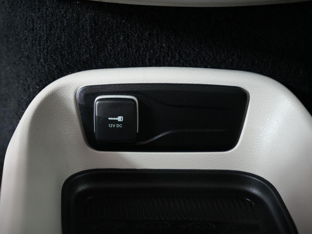 Chrysler Voyager LX FWD 2022