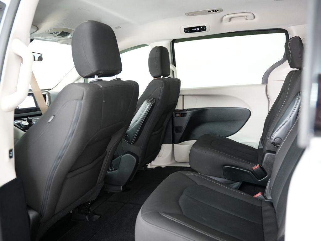 Chrysler Voyager LX FWD 2022