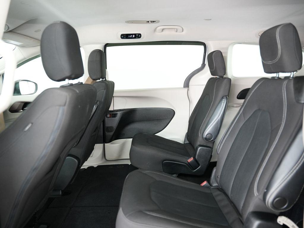Chrysler Voyager LX FWD 2022