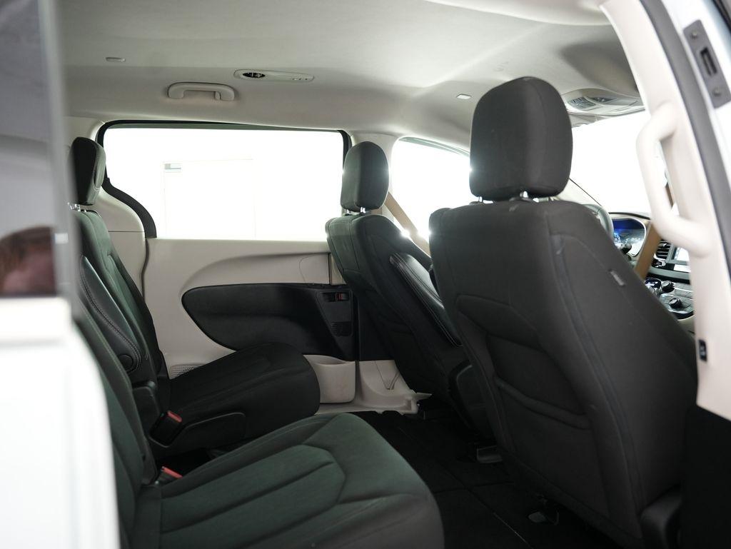 Chrysler Voyager LX FWD 2022