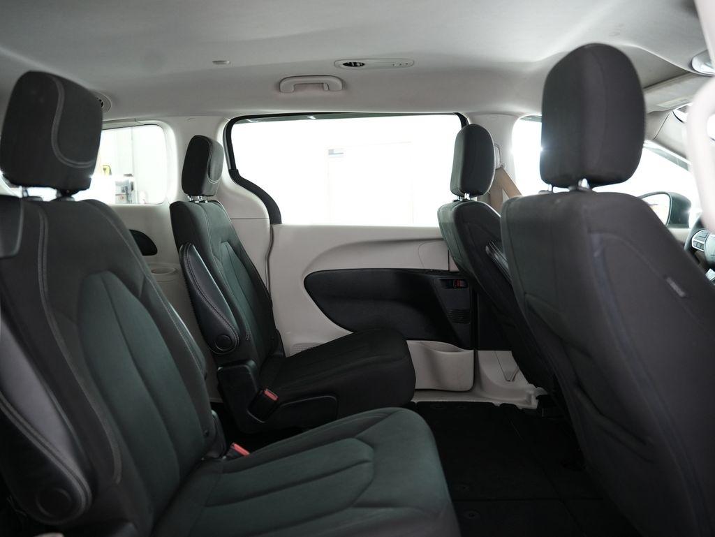 Chrysler Voyager LX FWD 2022