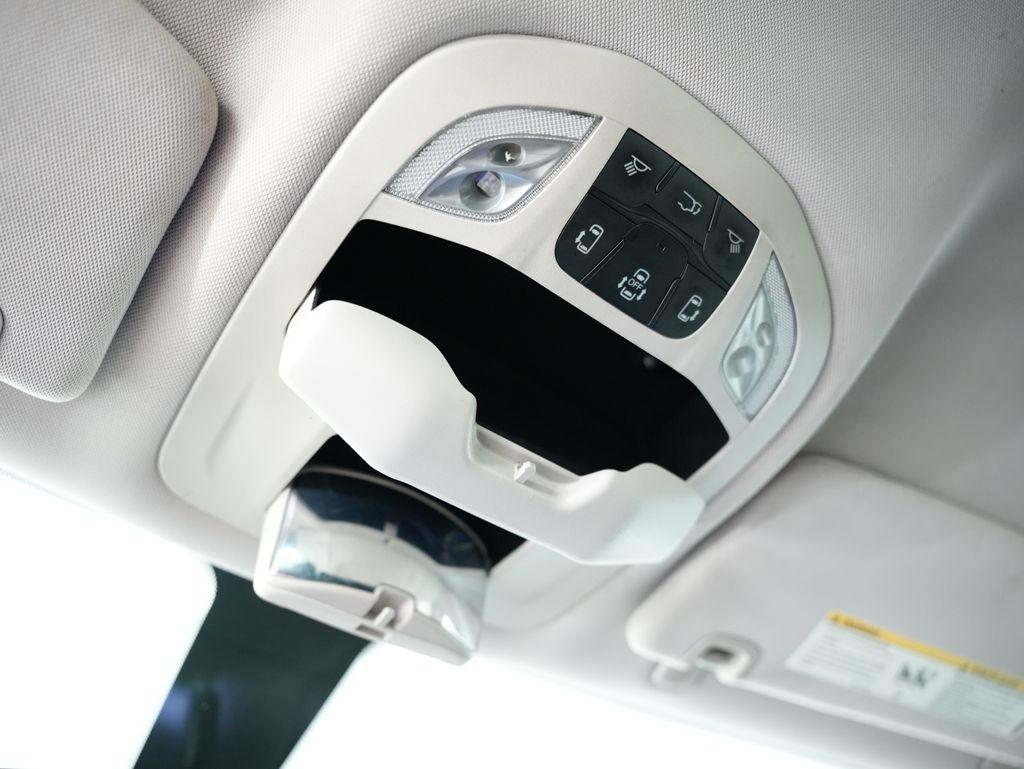 Chrysler Voyager LX FWD 2022