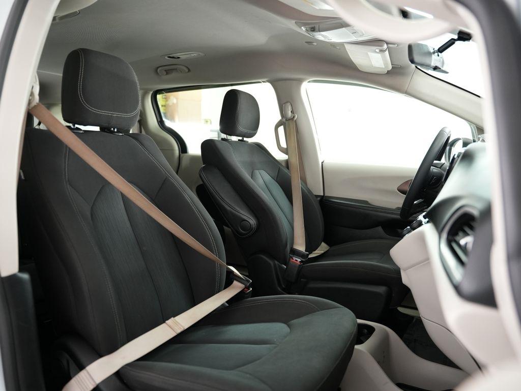 Chrysler Voyager LX FWD 2022