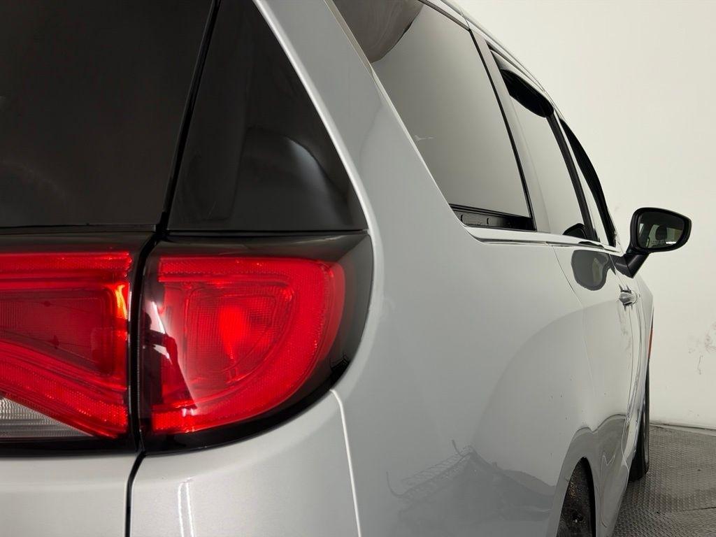 Chrysler Voyager LX FWD 2022
