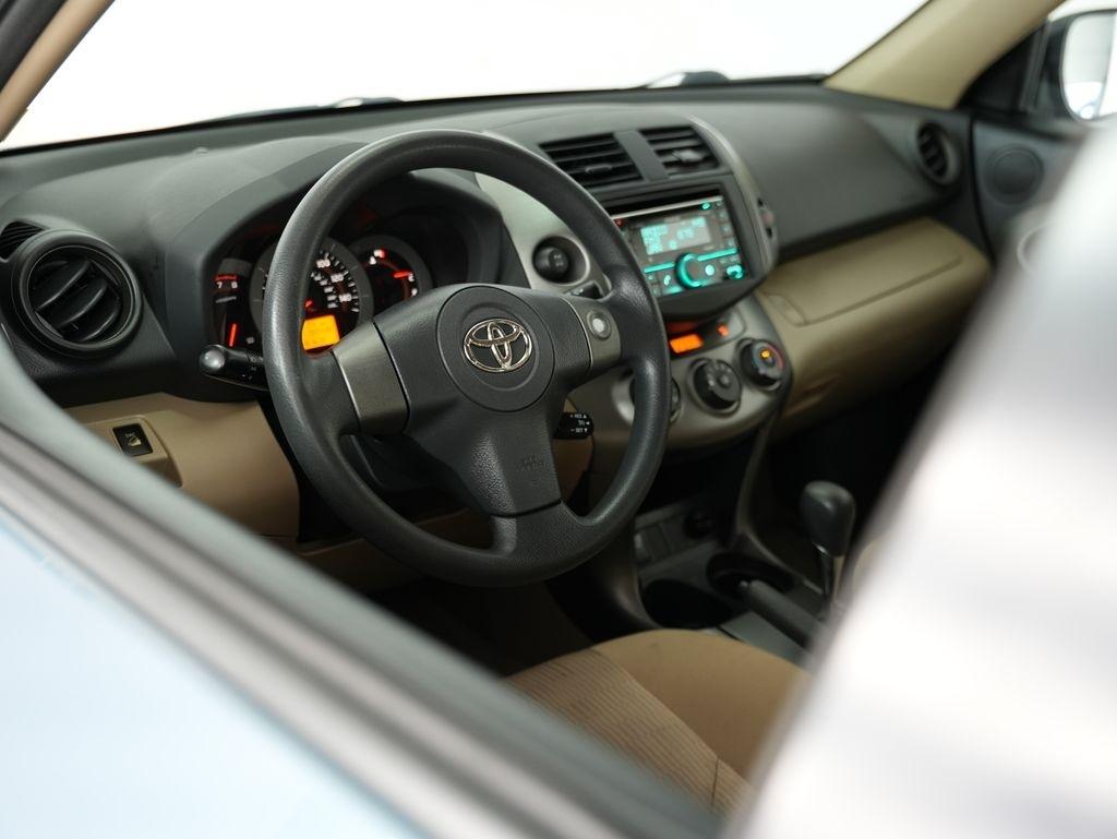 Toyota RAV4 4WD 4dr V6 5-Spd AT (Natl) 2010