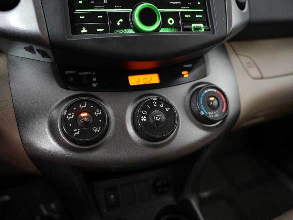 Toyota RAV4 4WD 4dr V6 5-Spd AT (Natl) 2010