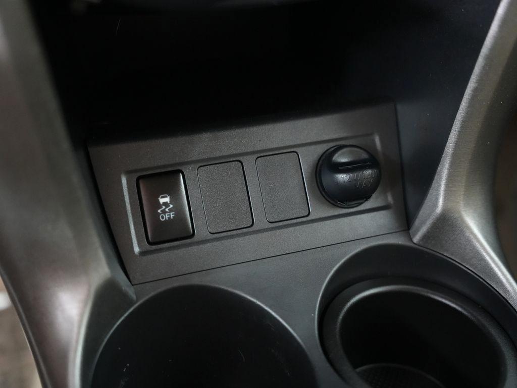 Toyota RAV4 4WD 4dr V6 5-Spd AT (Natl) 2010