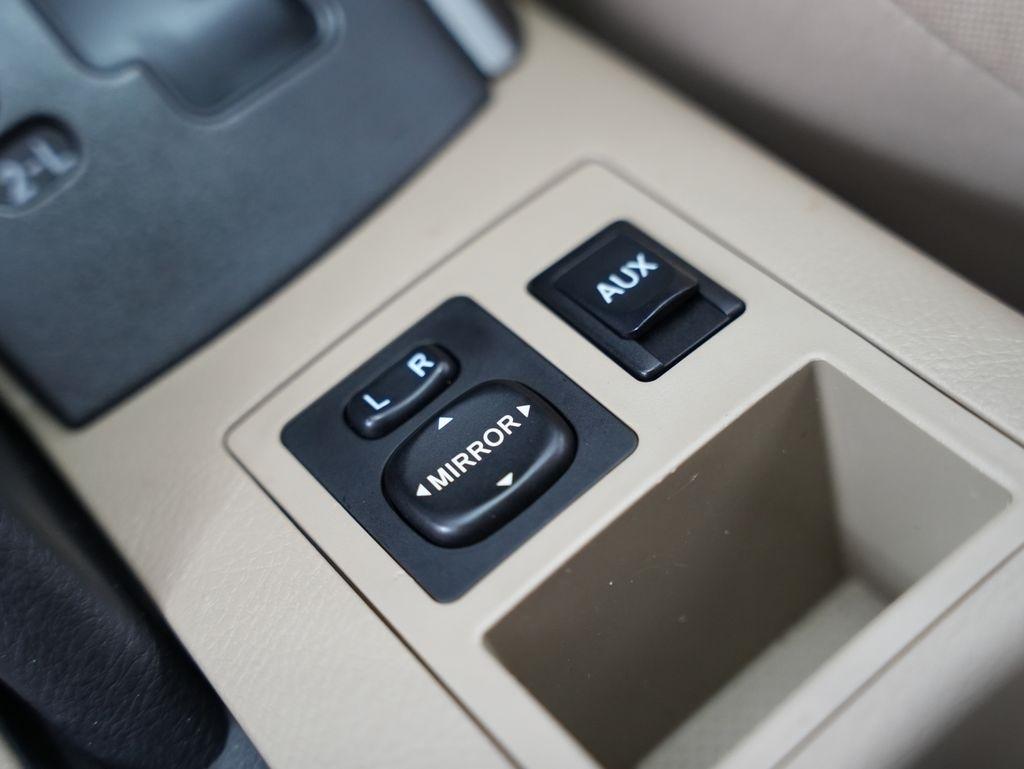 Toyota RAV4 4WD 4dr V6 5-Spd AT (Natl) 2010