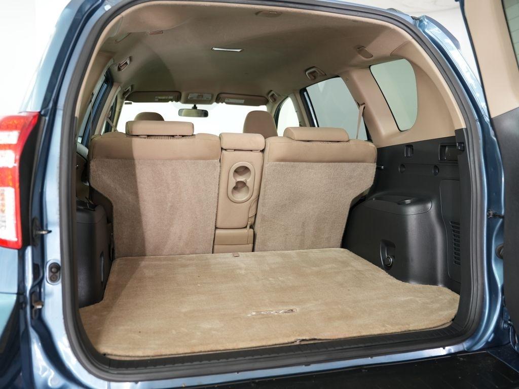 Toyota RAV4 4WD 4dr V6 5-Spd AT (Natl) 2010