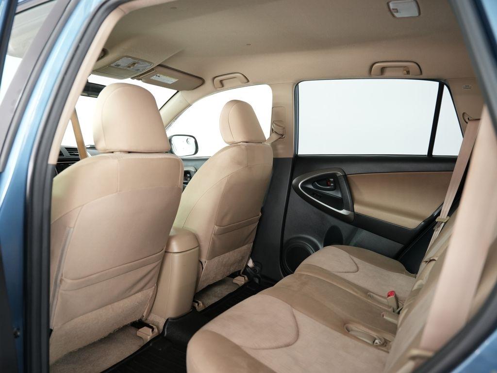 Toyota RAV4 4WD 4dr V6 5-Spd AT (Natl) 2010