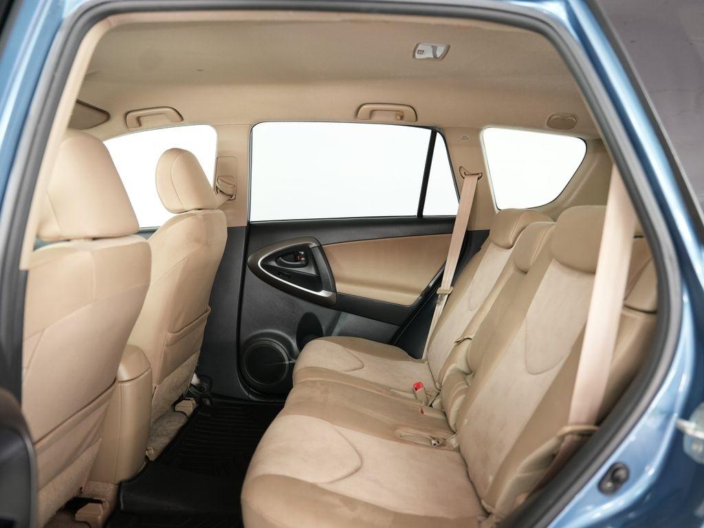 Toyota RAV4 4WD 4dr V6 5-Spd AT (Natl) 2010