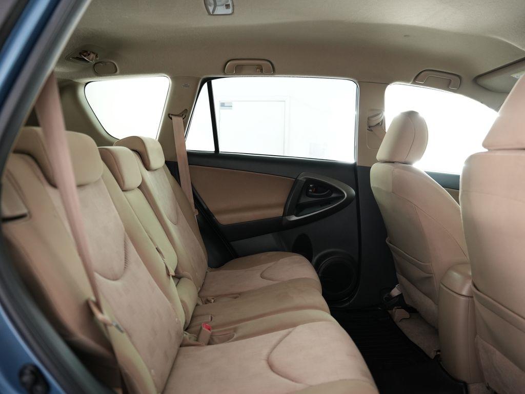 Toyota RAV4 4WD 4dr V6 5-Spd AT (Natl) 2010