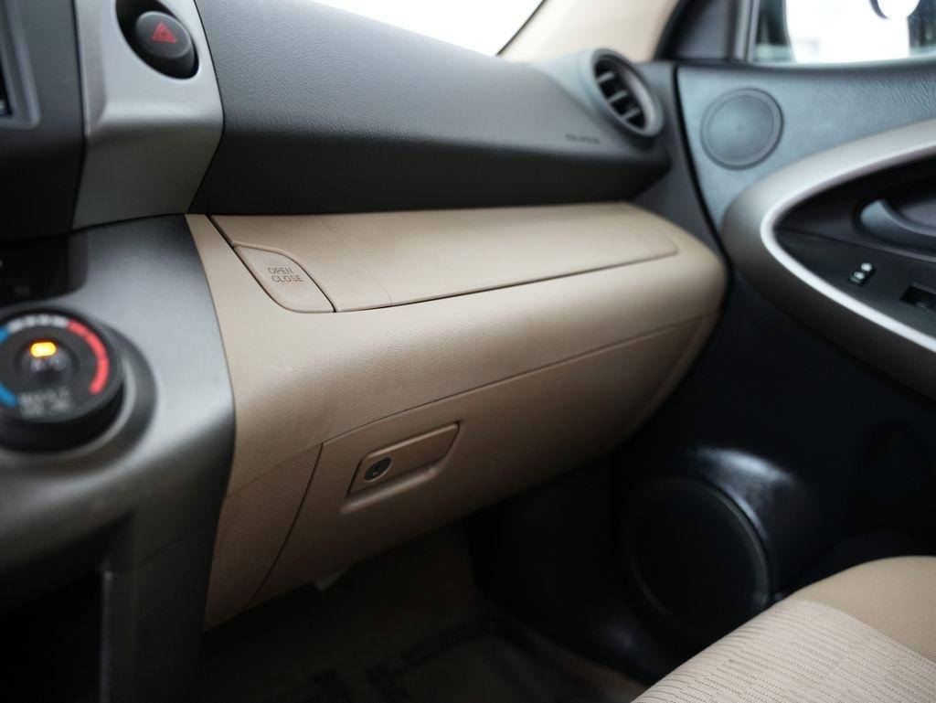 Toyota RAV4 4WD 4dr V6 5-Spd AT (Natl) 2010