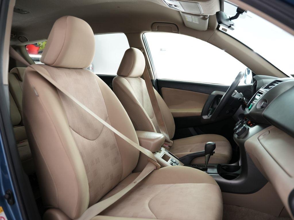 Toyota RAV4 4WD 4dr V6 5-Spd AT (Natl) 2010
