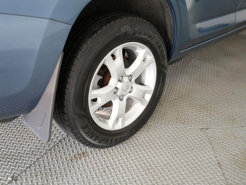 Toyota RAV4 4WD 4dr V6 5-Spd AT (Natl) 2010