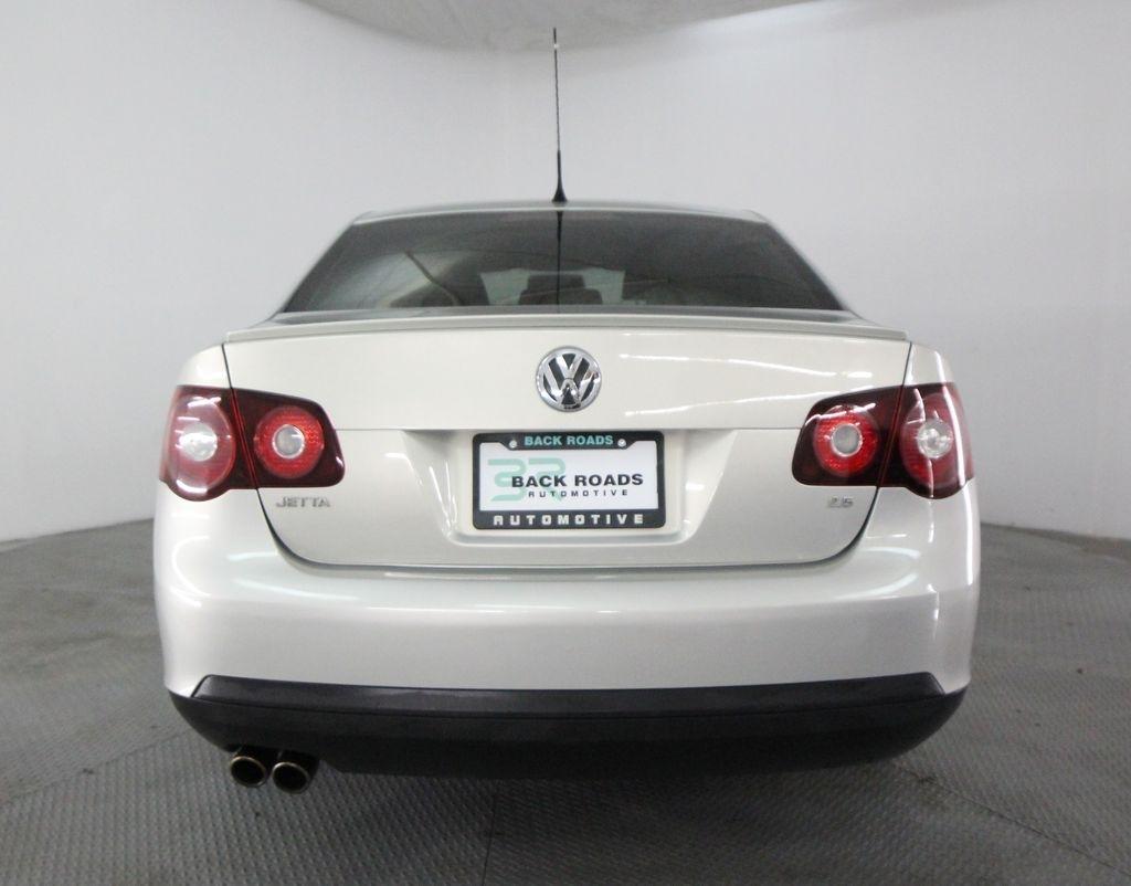 Volkswagen Jetta Sedan 4dr Auto Limited PZEV 2010