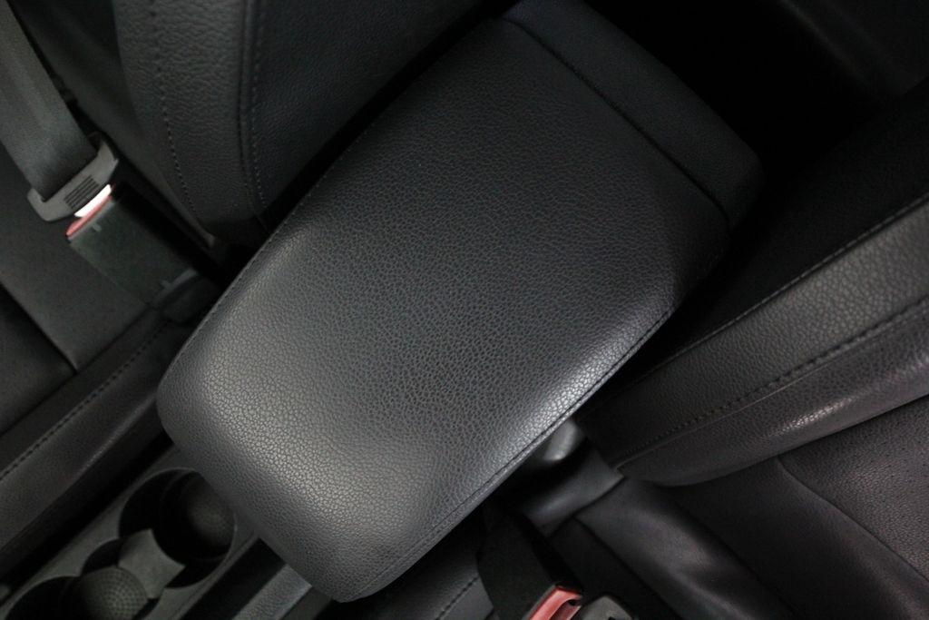 Volkswagen Jetta Sedan 4dr Auto Limited PZEV 2010