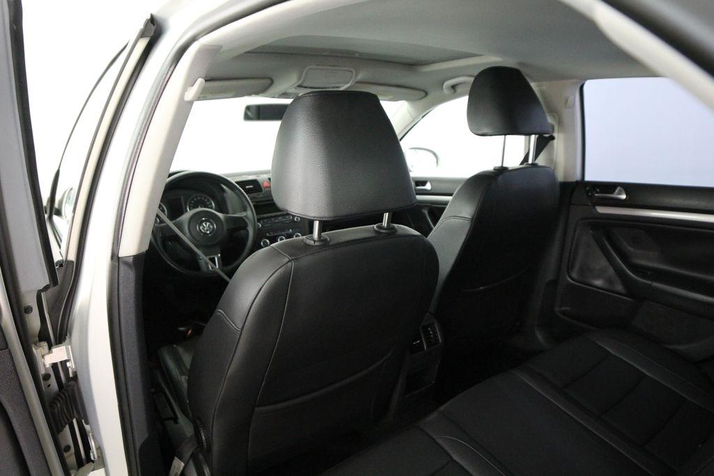 Volkswagen Jetta Sedan 4dr Auto Limited PZEV 2010