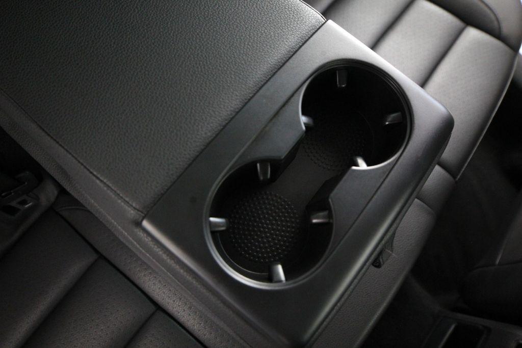 Volkswagen Jetta Sedan 4dr Auto Limited PZEV 2010