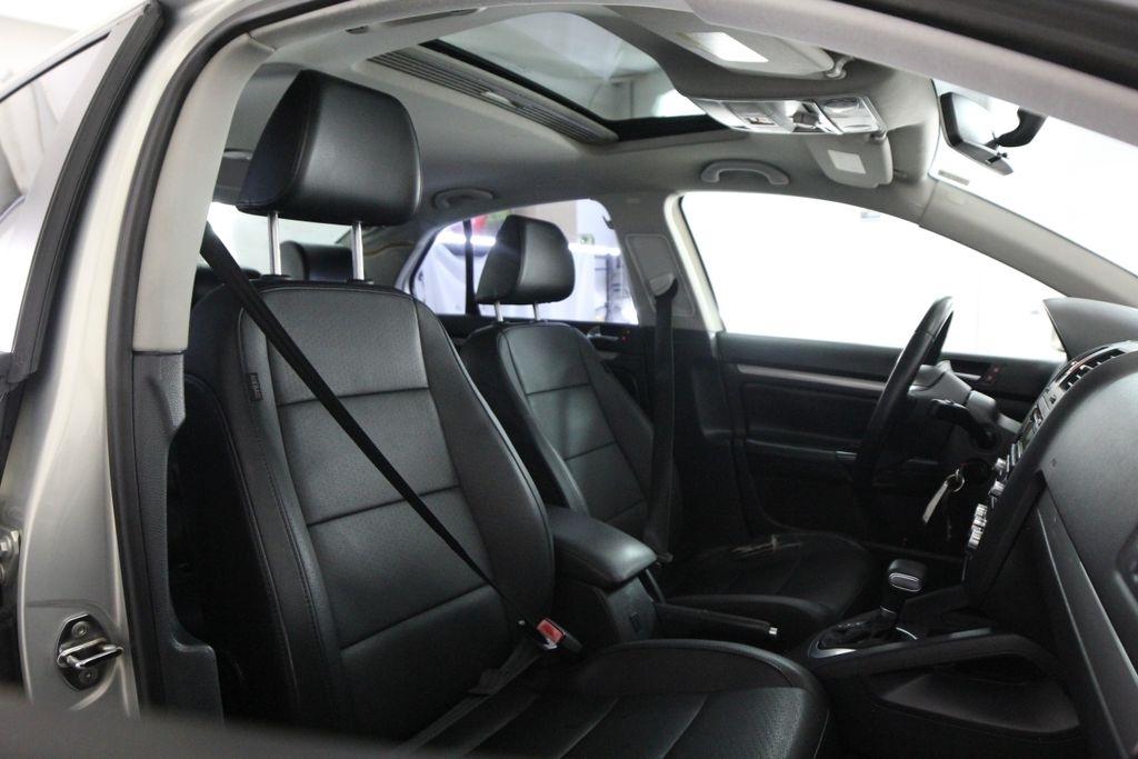 Volkswagen Jetta Sedan 4dr Auto Limited PZEV 2010