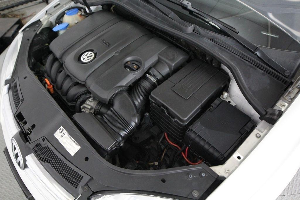 Volkswagen Jetta Sedan 4dr Auto Limited PZEV 2010