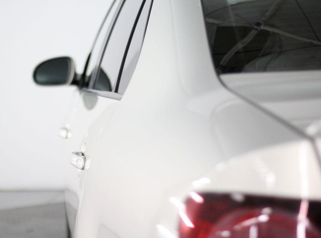 Volkswagen Jetta Sedan 4dr Auto Limited PZEV 2010