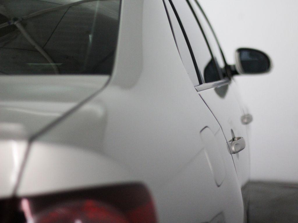 Volkswagen Jetta Sedan 4dr Auto Limited PZEV 2010